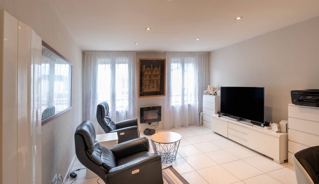 Le Doumer Apartment: Near City Center, WiFi and Parking