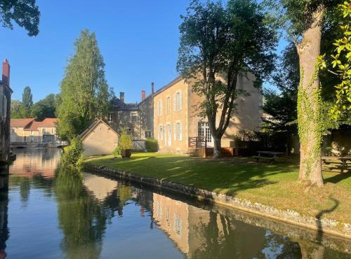 Le Douze, au bord de la rivière