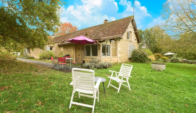 Le Duplex – Domaine de l'Ô: Peaceful Gîte with Pool in Périgord Pourpre