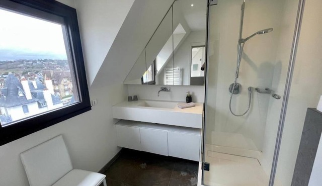 Le Duplex Deauville - Walking distance, golden triangle, unobstructed view with balcony