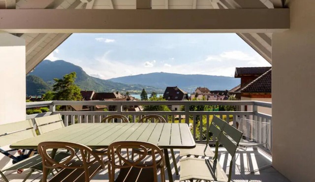 Le Duplex lake and mountain view - Talloires