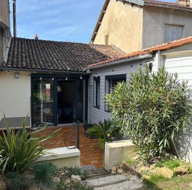 Le Faubourg, 5 min from center, 15 min Futuroscope