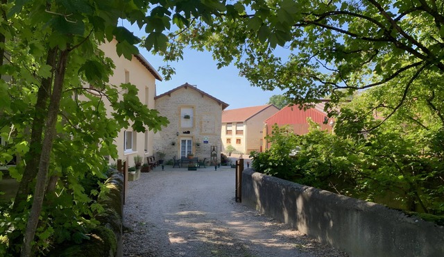 Le Feuillet Guest Room with Private Terrace and Wi-Fi