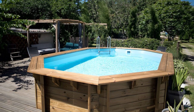 Le Fil Rouge – A Warm Holiday Home Blending Stone and Design in the Countryside