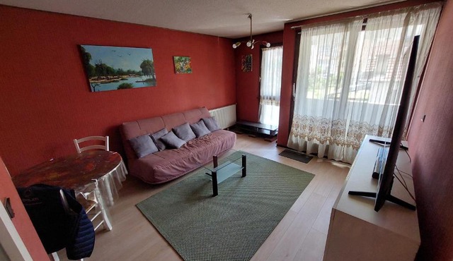 le Fossié - grand T2 - basique propre et fonctionnel avec parking