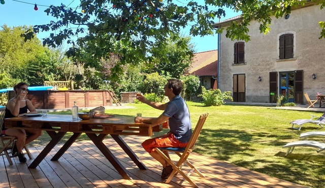 Le Grenier du Chêne, sweet cottage between Bresse and Burgundy, 12 to 15 people