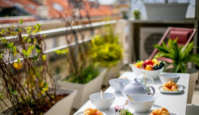 LE FRANCIA II AP4197 By RIVIERA HOLIDAY HOMES