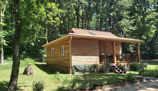 Le gîte du Pic-vert in the woods of Périgord Pourpre