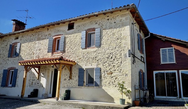 LE Gîte DU Besson - Cassagne Magnifique Maison du 19ème Siècle Rénovée