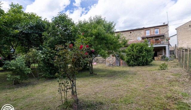 Le Gîte à la Campagne aux Pierres Violettes