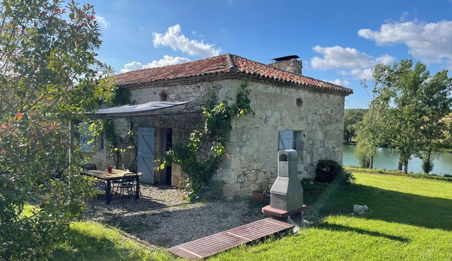 Le Gîte de « La Chartreuse » Maison en Pierre Rénovée Avec Immense Piscine