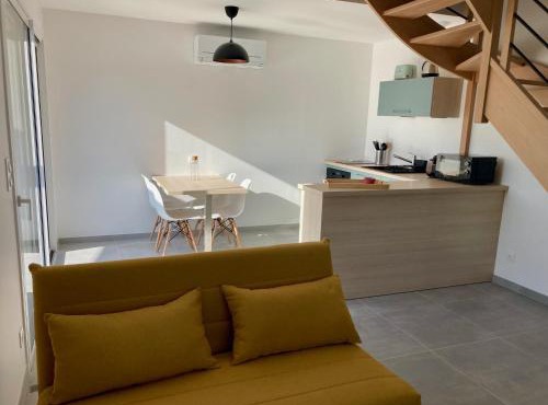 Le gîte de la fontaine - le corbeau