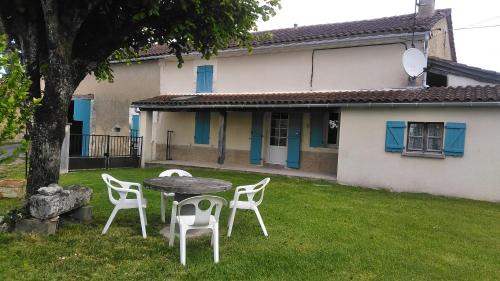 Le Gîte de Mayac,16 rue du four à pain, 24600 VILLETOUREIX FRANCE