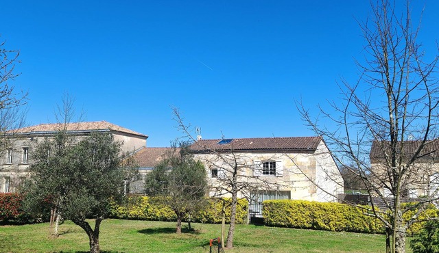 Le Gîte de Moulin Situé à Cubnezais au Cœur du Vignoble Bordelais