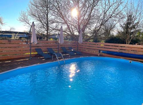 Le Gîte des Jonquilles up to 12 People 6 Bedrooms