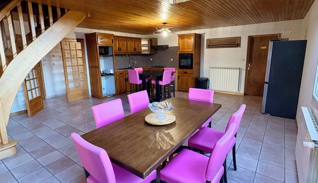 Le Gîte du Roc : Spacious gîte for 6 people, 8/10 people from July 2026