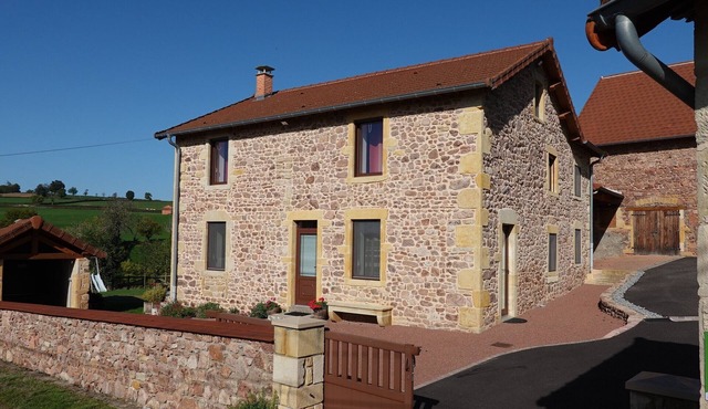 Le Gite de Montailloux in the rolling countryside of Southern Burgundy