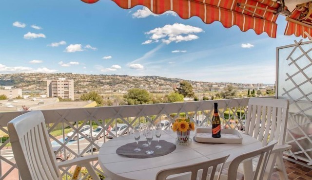 Le Giono by Interhome