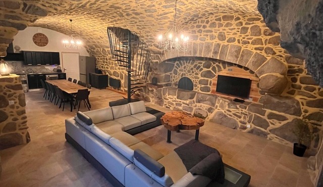 Le gite du Parayre, a renovated barn with games room, in Aveyron, France
