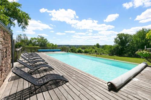 Le gite du petit Brécéan - piscine