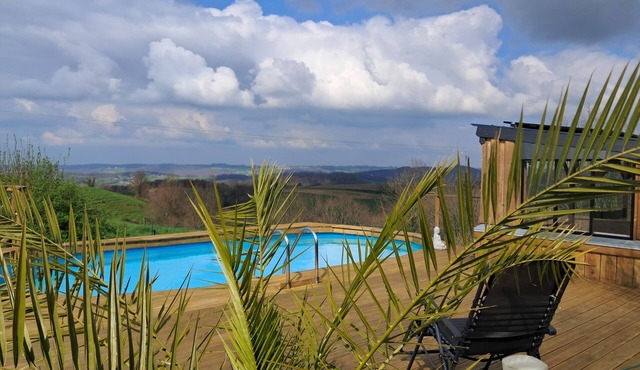 Le gite loustaou d'élisa swimming pool jacuzzi billiards babyfoot party evjf evjg wedding