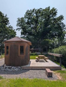 Le Gland - Cabane isolée au bord de l'eau & pêche