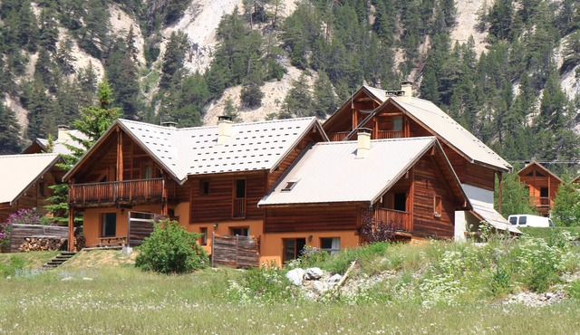 Le Gouroùn Hameau des Chazals Nevache Hautes Alpes