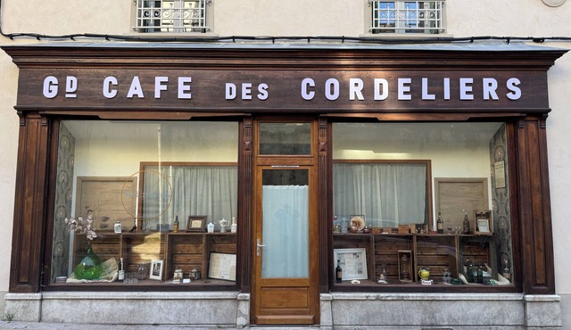 Le Grand Café - BedinShop - historic center