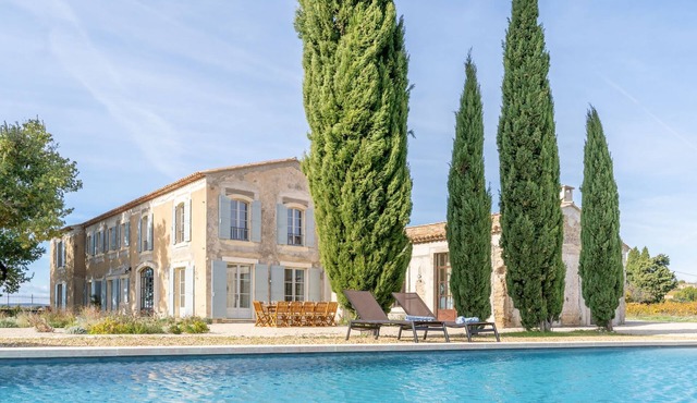 Le Grand Chêne: Former winegrowing estate with Confort Moderne