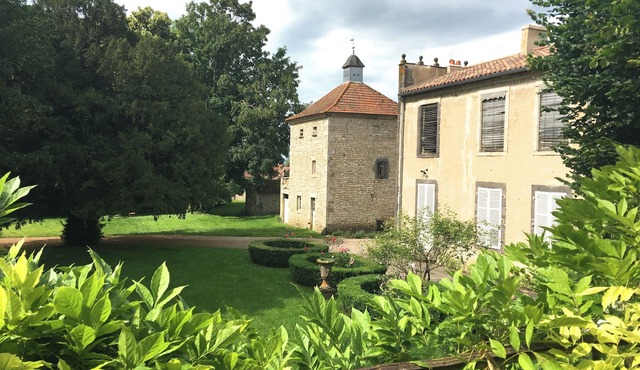 Le Grand Enclos, Grande Maison Familiale en Auvergne