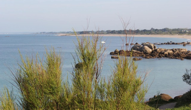 Le Grand Large: a cocoon on the beach in the heart of an exceptional environment.