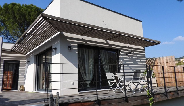 Le Grand Pin . beautiful contemporary house for rent in Nyons