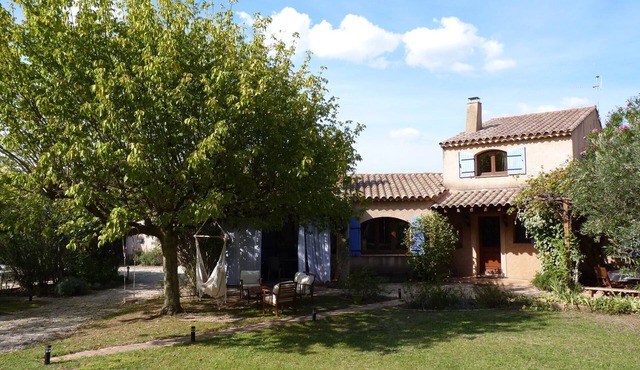 Le Grenadier Gîte with swimming pool in Occitan Provence