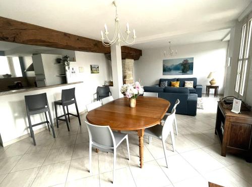 Le Grenier à Sel d'Amboise 5 pers PMR, parking privé, terrasse, maison historique