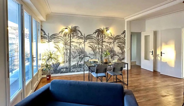 Le Grey Spacieux Avec Balcon. Proche du Centre et de la Plage