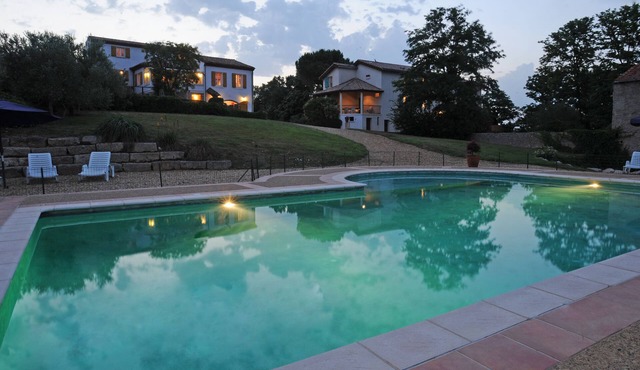 Le Hameau Montplaisir, its 4 houses, 36 beds and 2 large swimming pools!
