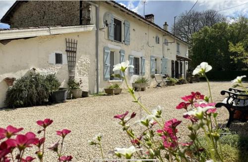 Le Jardin de Rose 24 FEUILLEBERT Romagne 86700