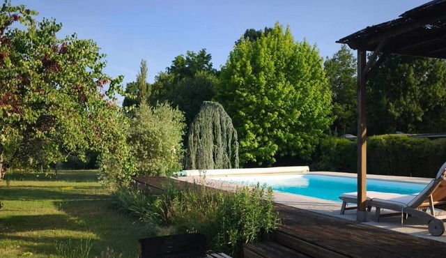 Le Jardin des Oiseaux Guest Room with Shared Pool, Terrace, and Wi-Fi