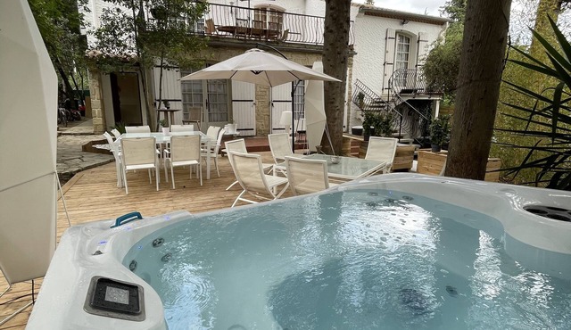 Le Jardin des Poetes Villa de Charme Avec spa Exterieur en Centre Ville
