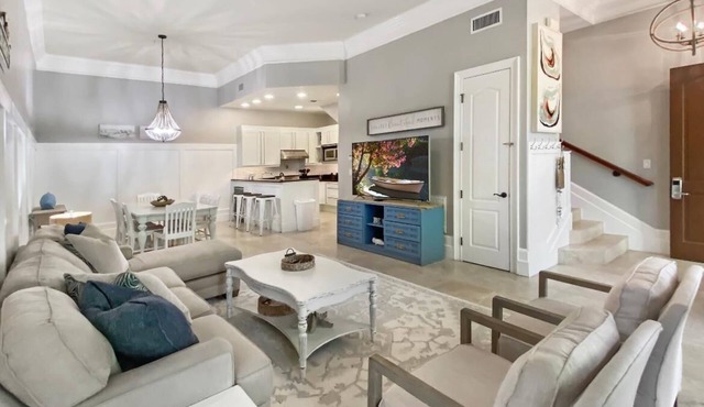 Le Jardin Oasis: New Orleans Inspired Luxury, Steps Away from Baytowne Wharf at Sandestin Golf and Beach Resort!