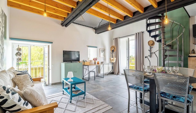 "Le Kerhuel d'Agnès" with private terrace, private garden and Wi-Fi