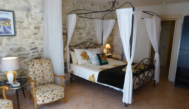 Le Kiwi - Studio Apartment with Air Conditioning