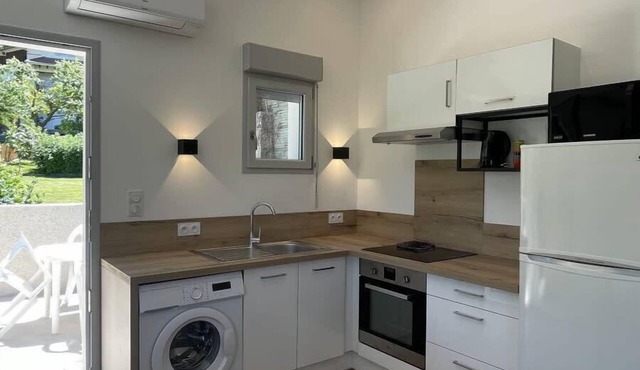 LE LAC BLEU Appt/terrace/private beach lake