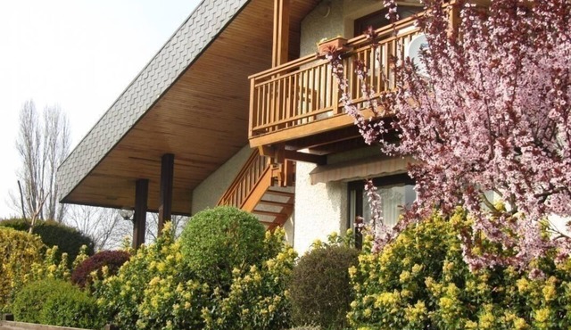 LE LAC Bleu - LES Marches