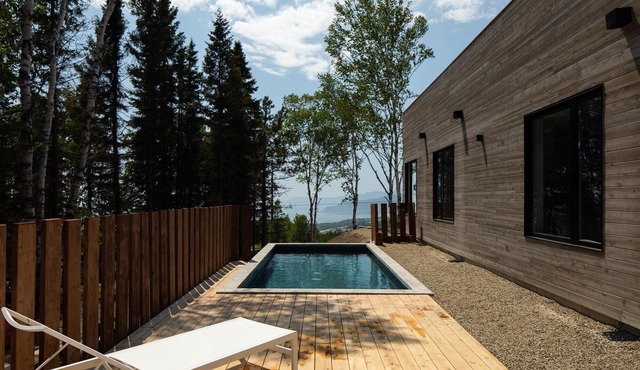 Le Littoral : Luxurious Chalet with Pool Sauna Spa & View