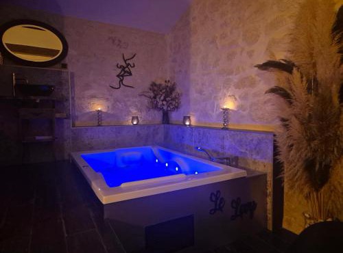 Le Lovy , Studio indépendant avec Jacuzzi