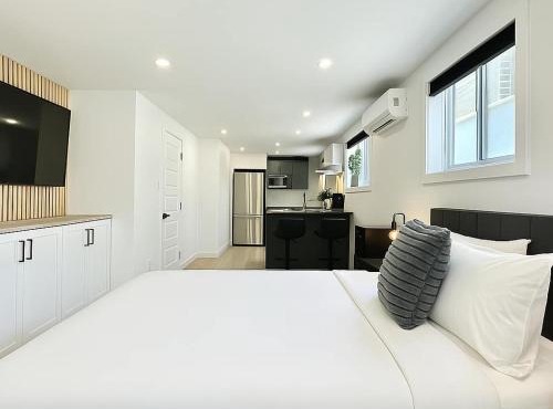 Le Luxueux - with EV Chrger Level 2