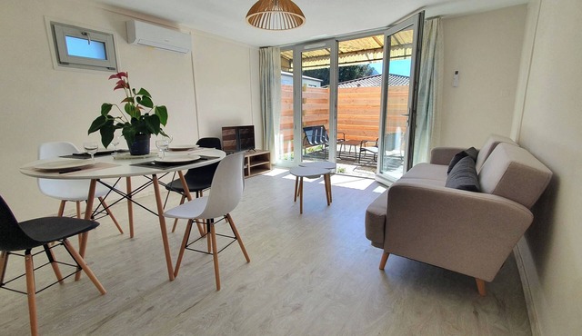 Le Mûrier: air conditioning, parking, direct access to greenway