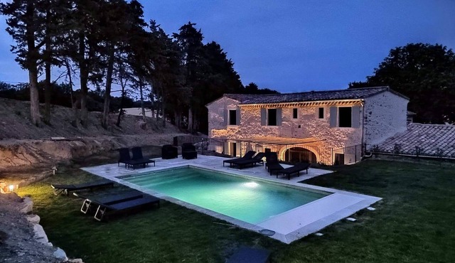 Le Mas du Laga with private heated saltwater pool in Drôme Provençale