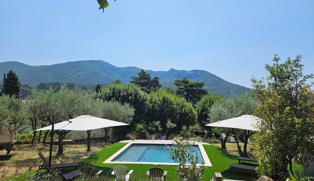 LE MAËLIA 5☆ The countryside 350M (5min walk) from the town center